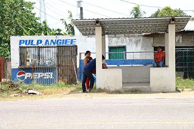 As part of their Youth Empowerment Fund project, youth in San Pedro Sula, Honduras, built two covered bus stops. 