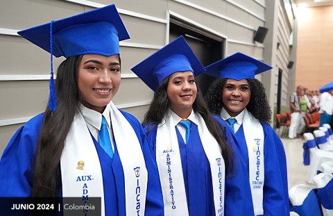 Jovenes el día se su graduación